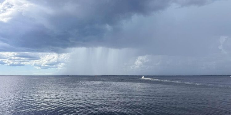 Ponedjeljak promjenjiv – Povremena i mjestimična kiša, ostaje razmjerno toplo