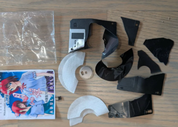 Postoji samo 50 primjeraka diljem svijeta iznimno rijetkog probnog izdanja Tsukihimea, a američka carina je navodno samo izrezala jedan