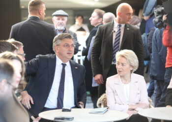 Potpuno nesposobna ‘Kraljica komisije’: Nitko je ne može maknuti, godinama je nedodirljiva