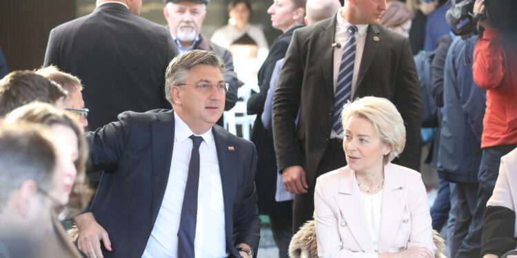 Potpuno nesposobna ‘Kraljica komisije’: Nitko je ne može maknuti, godinama je nedodirljiva