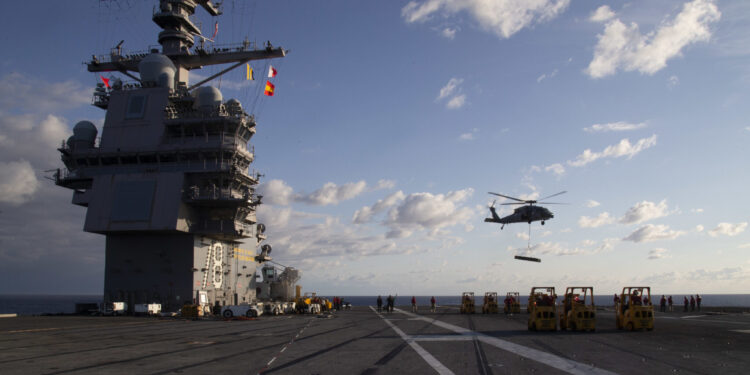 Požar na američkom nosaču aviona koji sudjeluje u napadima na Iran