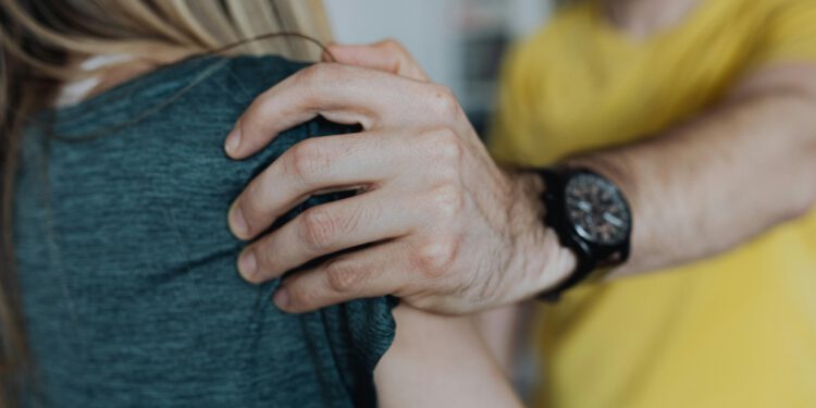 Prijavila obiteljsko nasilje pa završila u zatvoru: ‘Pretukao me u osmom mjesecu trudnoće’