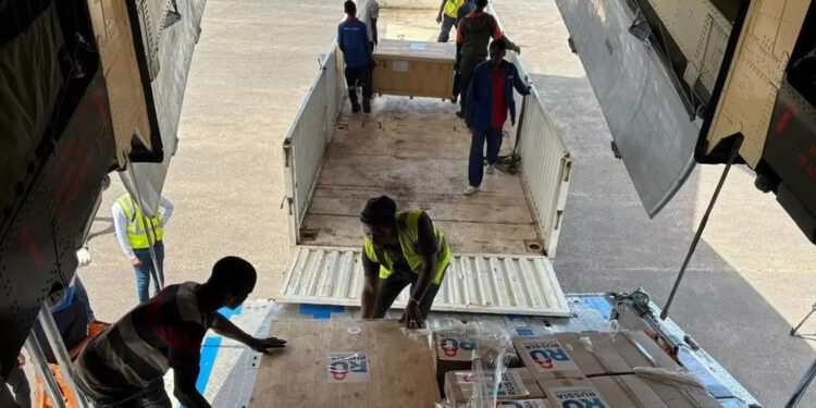 Rusija isporučuje pomoć Mozambiku pogođenom poplavama (SLIKE) — RT Africa