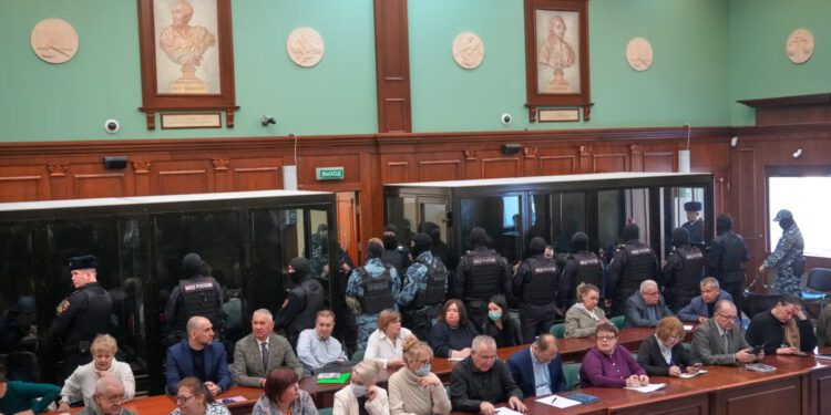 Rusija osudila 19 ljudi za napad na koncertnu dvoranu u Moskvi u kojem je ubijeno 149 ljudi