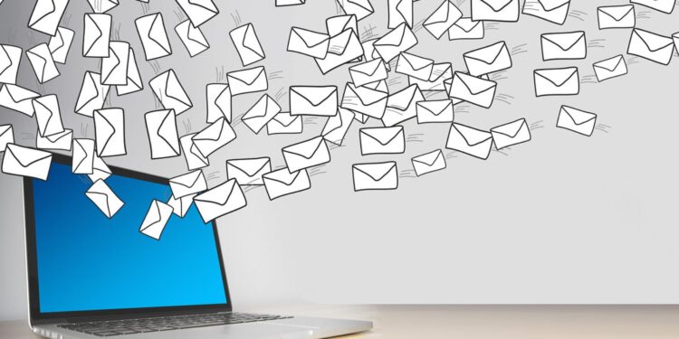 Samo 13 posto e‑mailova pišu ljudi – većina poruka je automatizirana
