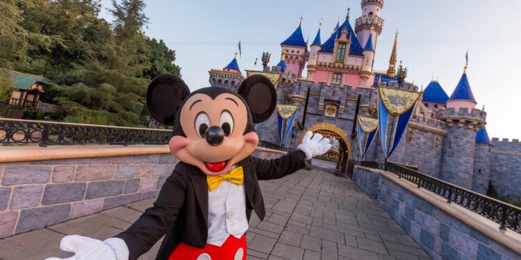 Sedam zaposlenika Disneylanda hospitalizirano je zbog opasne situacije u tematskom parku