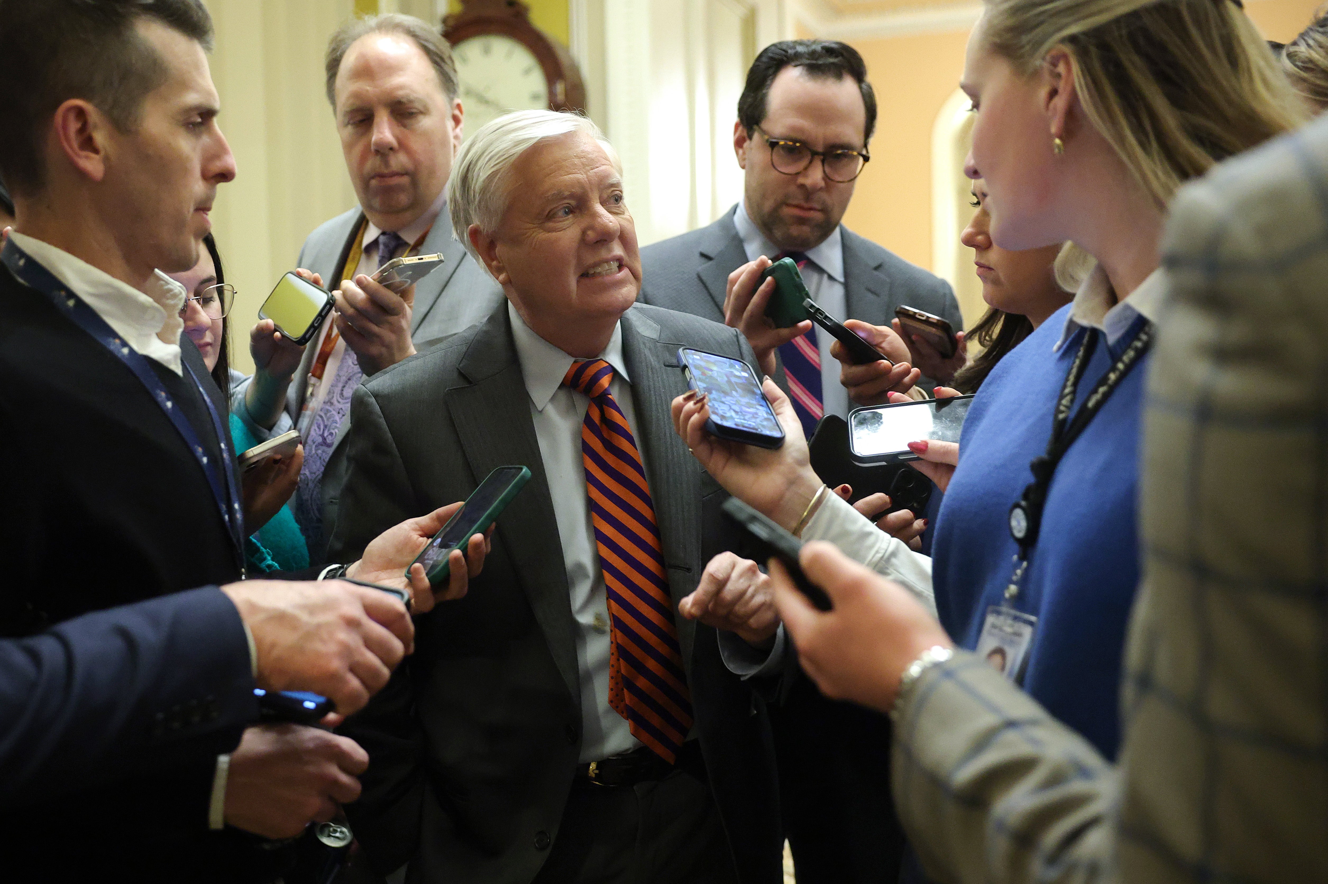 Graham je dugo zagovarao korištenje vojne sile protiv Irana