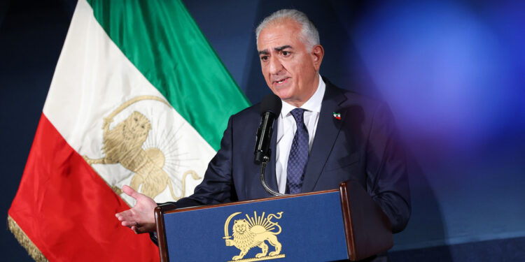 Sin posljednjeg šaha rekao ruskim šaljivcima da bi se Europa trebala pridružiti ‘križarskom ratu’ protiv Irana — RT World News