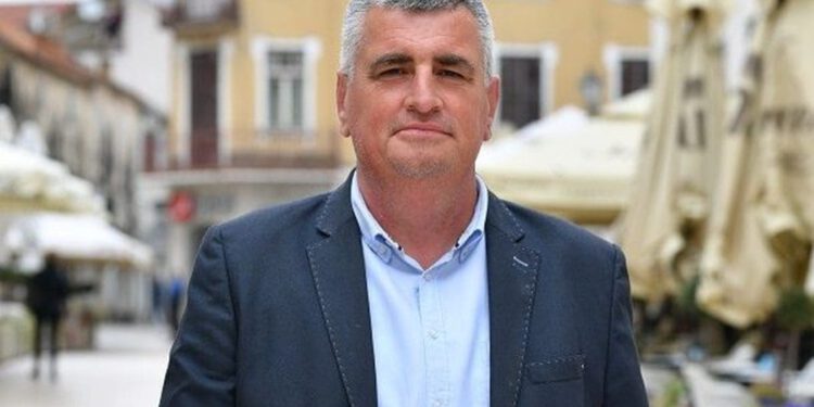 Sinjski studenti i učenici dobili stipendije: Grad nastavlja tradiciju nagrađivanja znanja