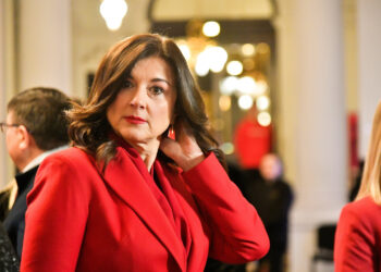 Slučaj doktora Kolarića jasno pokazuje kakav kaos vlada u Partiji: Zgraža se čak i prva dama Sanja