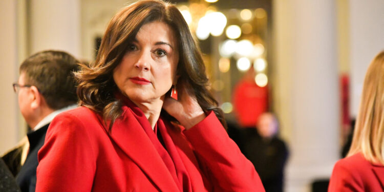 Slučaj doktora Kolarića jasno pokazuje kakav kaos vlada u Partiji: Zgraža se čak i prva dama Sanja