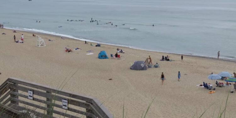 Službenici Cape Coda potrošili su milijun dolara na obnovu malog stubišta do plaže