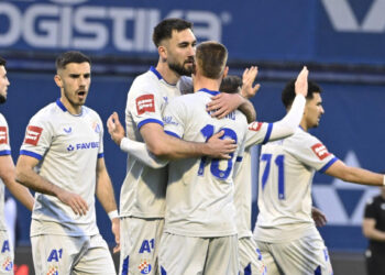 Sportske novosti – Dinamo kao da igra protiv juniora, Beljo prvenstvo čini dosadnim, a jedan igrač pored njega