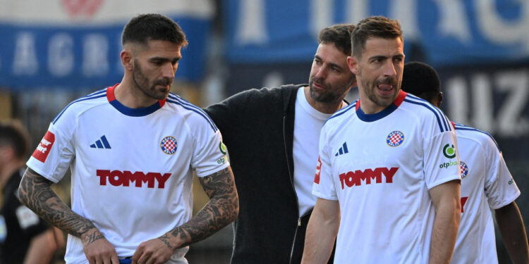 Sportske novosti – Dinamo razbio Hajduk, sezona izgubljena