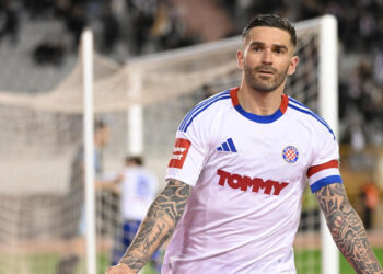 Sportske novosti – Osvojio Maksimir, Rujevicu pretvorio u Hajdukov dnevni boravak. Koji Livajin gol pamtite?