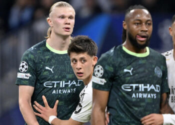 Sportske novosti – Scena koja je mnoge zaprepastila: Otkriveno zašto Haalanda čuva ‘za glavu’ niži igrač