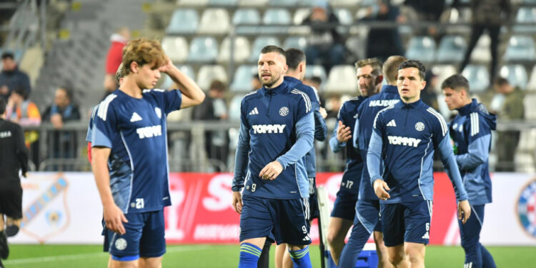 Sportske novosti – Tko je kriv za bizaran propust Hajduka? Zakazao niz ljudi, s Poljuda ovako objasnili situaciju