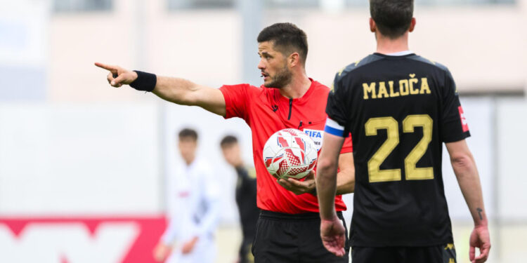 Sportske novosti – VIDEO Kolarić opet izazvao bijes: ‘Htio je ostati suditi i kadetima, ali bilo nam je žao djece’