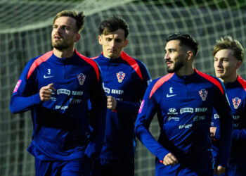 Sportske novosti – VIDEO: Vatreni zabio gol s vlastite polovice! Pogledajte spektakularan potez u zadnjim sekundama