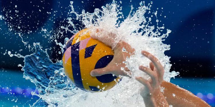 Srednja škola u LA-u prikrila seksualno i rasističko zlostavljanje zvijezde vaterpolista prema svom suigraču, kaže tužba