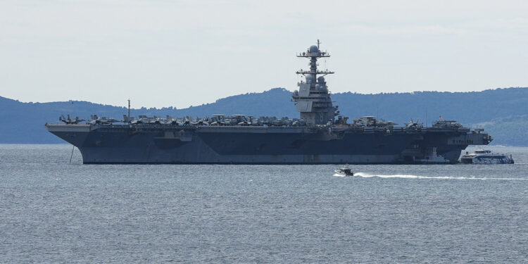 Što nije u redu s najnaprednijim američkim prijevoznikom? — RT Svjetske vijesti