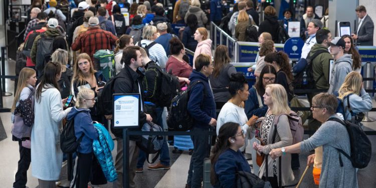 Što treba znati o Trumpovom nalogu za plaćanje TSA-a i njegovom učinku na vrijeme čekanja