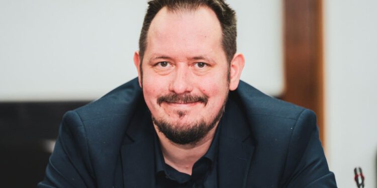 Šuta potpisuje ugovore za projekte pripremljene u prošlom mandatu, tvrdi Lolić (Centar): “Sve ga je dočekalo spremno za realizaciju”