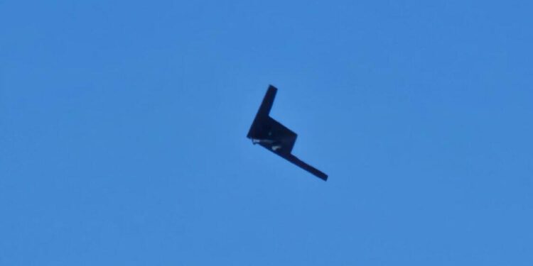 Tajna i eksperimentalna američka letjelica morala prisilno sletjeti u grčku bazu