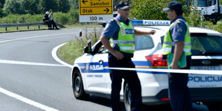 Teška nesreća u Samoboru: Poginuo motociklist, promet obustavljen
