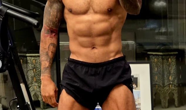 Thierry Henry, 48, otkriva tri tajne iza svoje nove mišićave građe, dok legenda Arsenala vježba s partnerom Andreom Rajačićem