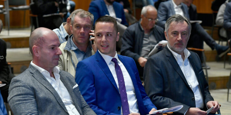 Tomašević prozvan na sastanku desnih stranaka: ‘Njima su isti Thompson i štakori’