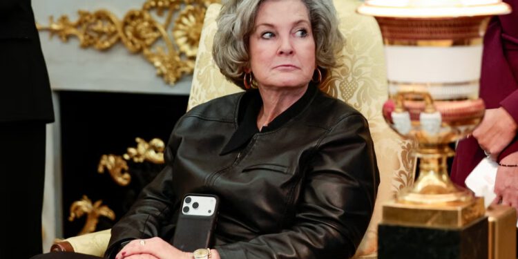 Trump je objavio da šefica kabineta Susie Wiles ima rak dojke