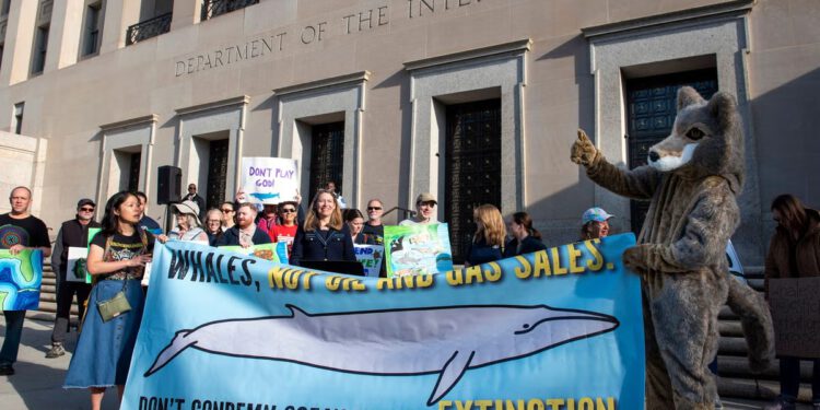 Trump je pozvao ‘God Squad’ da pomogne nadjačati zaštitu ugroženih životinja i dopustiti više bušenja nafte