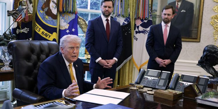 Trump kaže da će imati ‘čast uzeti Kubu’ i da može s njom učiniti ‘što god poželi’