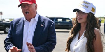 Trump otpušta Kristi Noem s mjesta tajnice DHS-a i imenuje senatora Mullina kao zamjenu: ažuriranja uživo