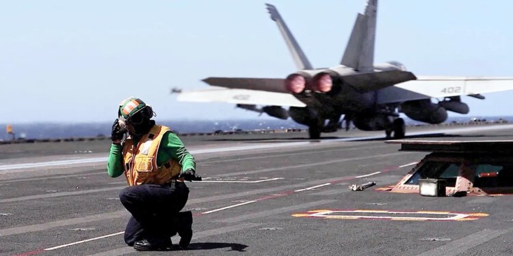 Trump poziva međunarodnu koaliciju za osiguranje Hormuškog tjesnaca