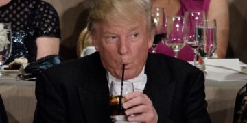 Trump se obračunava sa svojom voljenom Coca-Colom dok njegova administracija tuži distributera gaziranih sokova za utočište samo za žene