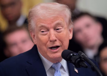 Trump ‘smatra riskantnu kopnenu ofenzivu za oslobađanje Hormuškog tjesnaca’ nakon što je NATO nazvao ‘kukavicama’