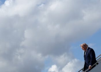 Trumpova administracija ukida sankcije iranskoj nafti u moru dok cijene rastu