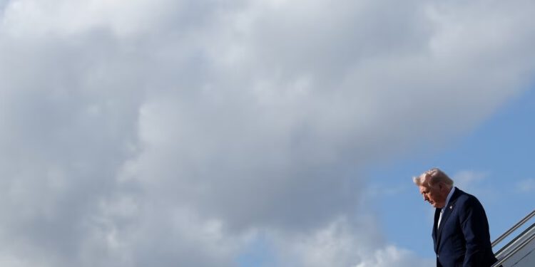 Trumpova administracija ukida sankcije iranskoj nafti u moru dok cijene rastu