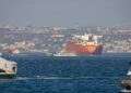 Turski tanker pogođen morskim dronom opasno blizu grada Istanbula