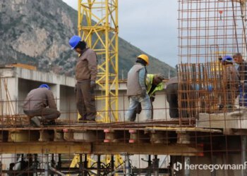 U BiH izdano preko 6.700 radnih dozvola strancima, prednjače radnici iz Indije i Nepala