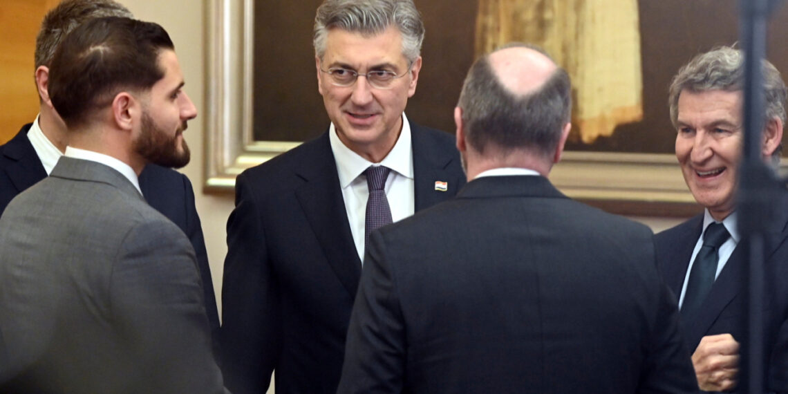 U hodnicima HDZ‑a šuška se o omotnici iz Bruxellesa: ‘Čim se otvori idemo na izbore’