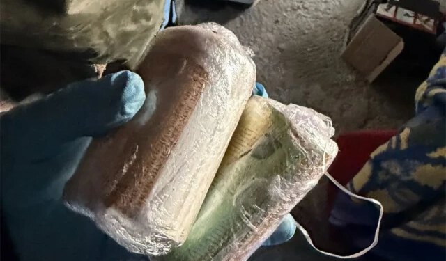 Uhićen policajac, zaplijenjeno 77.000 KM i droga