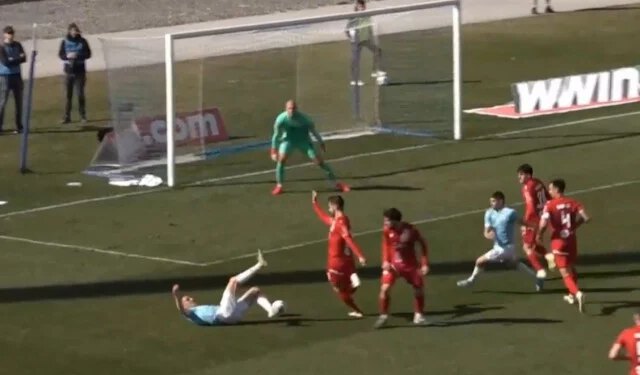 VIDEO Što se dogodilo u šesnaestercu Zrinjskog? Sudac pokazao na penal pa odmah nejasno poništio odluku