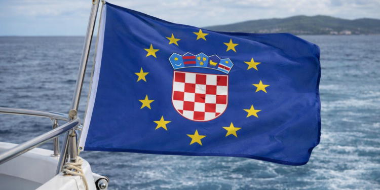 VIZIJA BUDUĆNOSTI Jedinstvena europska zastava kao sinteza identiteta i suvereniteta