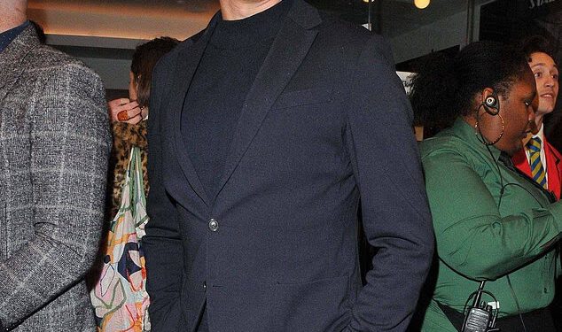 Vernon Kay prekida BBC Radio 2 emisiju kako bi najavio neočekivanu smrt svog kolege