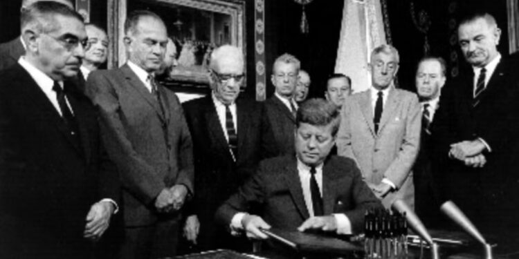 Vlasnički predsjednik! Trump sada gleda Treaty Room za najnoviji projekt preuređenja u Bijeloj kući