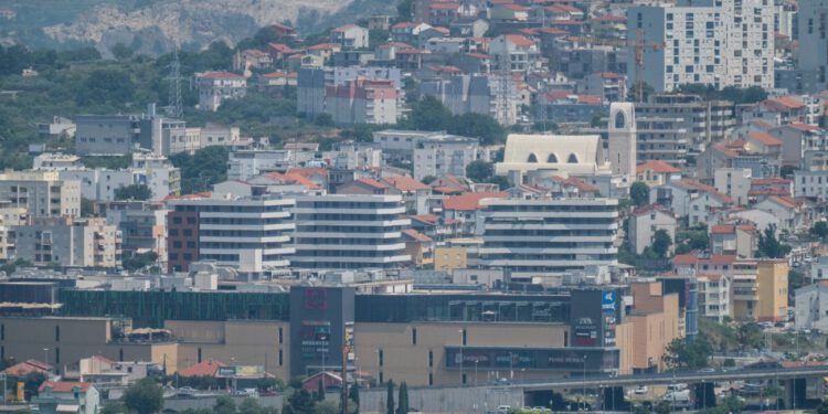 Zanimljiv oglas na Njuškalu: U Splitu se prodaje parcela s gotovim projektom doma umirovljenika