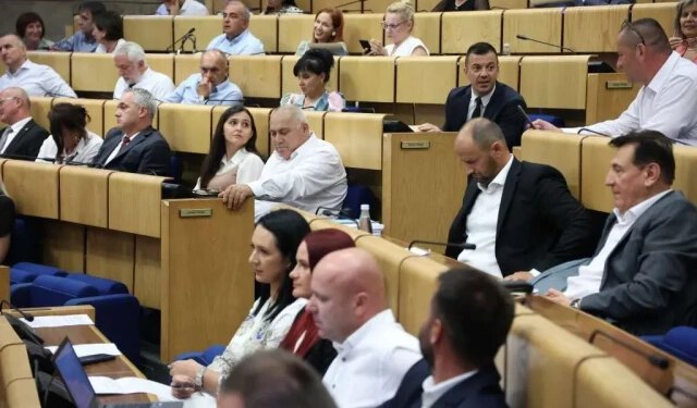 Zastupnici prihvatili da se Zakon o trošarinama na gorivo razmatra po hitnom postupku